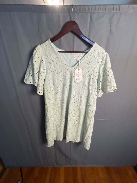 Love Riche Tops - NEW Loveriche eyelet embroidered top Large